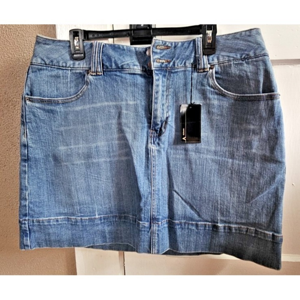 NWT LANE BRYANT  Venezie  Scooter skirted shorts woman Sz 18‎ denim mid wash